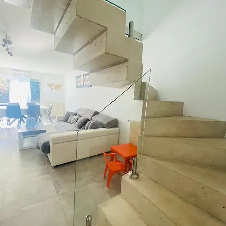 Magnifique Avec De Nage Villa La Grande Motte